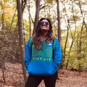 Nike men’s small green and blue half zip